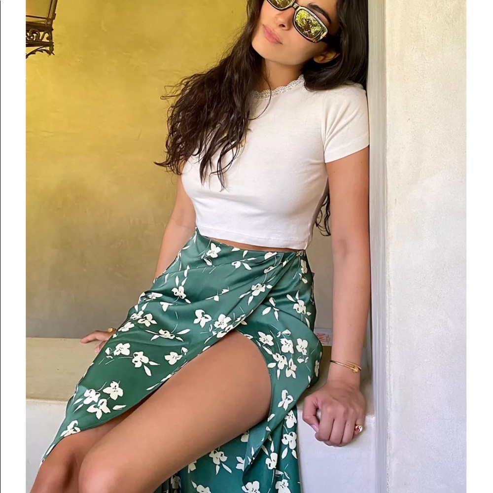 NWT Urban Outfitters Green Floral Tulip Wrap Midi Skirt